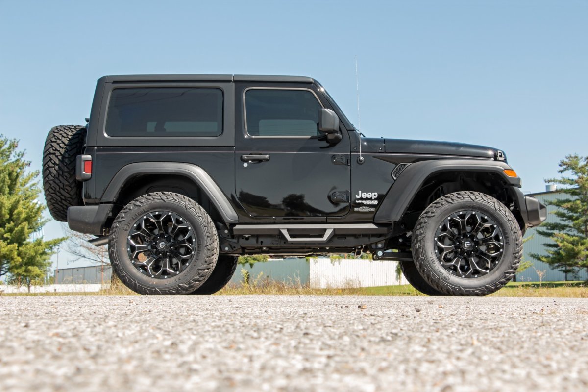 Jeep Wrangler Suspension Lift Kit - Rough Country - 2.5 Inch Lift Kit | Coils | N3 - '24-'25